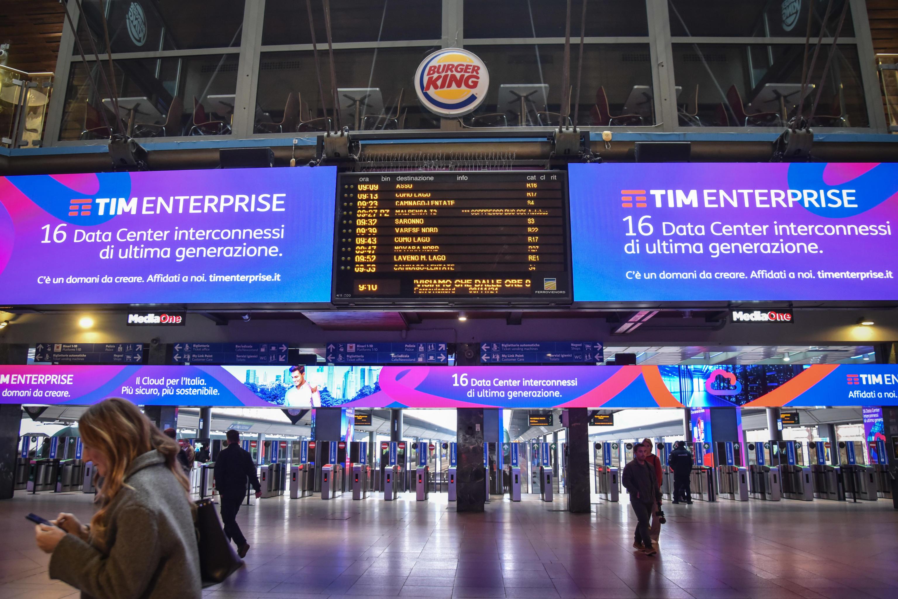 Sciopero dei treni rinviato dal 17 al 23 maggio 2025: si annuncia l’ennesimo venerdì nero in Lombardia Sciopero dei treni rinviato dal 17 al 23 maggio 2025: si annuncia l’ennesimo venerdì nero in Lombardia