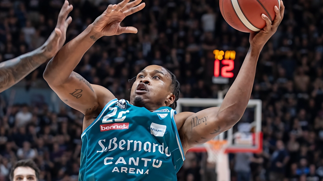 La guardia Tyrus McGee è uno dei trascinatori dell’Acqua S.Bernardo Cantù La guardia Tyrus McGee è uno dei trascinatori dell’Acqua S.Bernardo Cantù