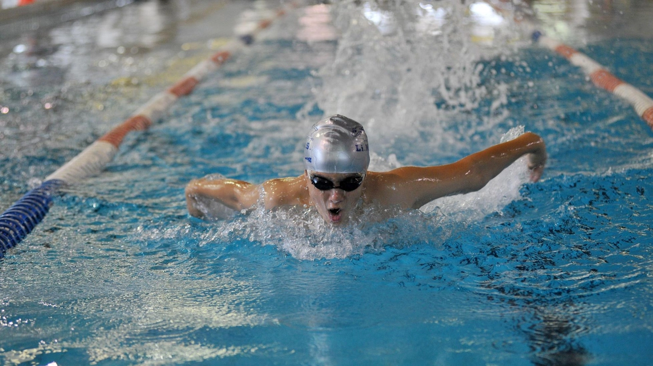 Buona la terza. Forse. Il Comune ha deciso di mettere altre risorse nella piscina Olimpia, chiusa ormai da anni... Buona la terza. Forse. Il Comune ha deciso di mettere altre risorse nella piscina Olimpia, chiusa ormai da anni...