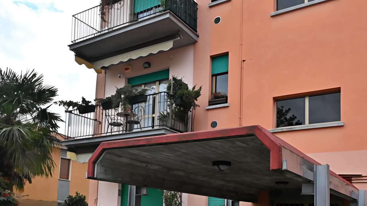 La palazzina dove abitava Maria Montini uccisa dal monossido di carbonio insieme ai suoi due cani