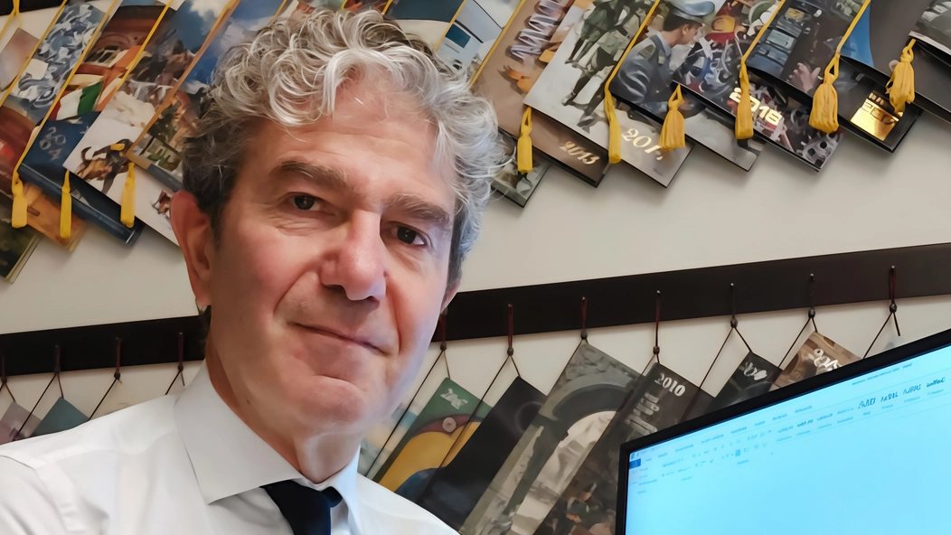 Alessandro Pepè è anche uno scrittore È stato Premio Acqui con il giallo “Quattro soldi a Battimuro“ Alessandro Pepè è anche uno scrittore È stato Premio Acqui con il giallo “Quattro soldi a Battimuro“
