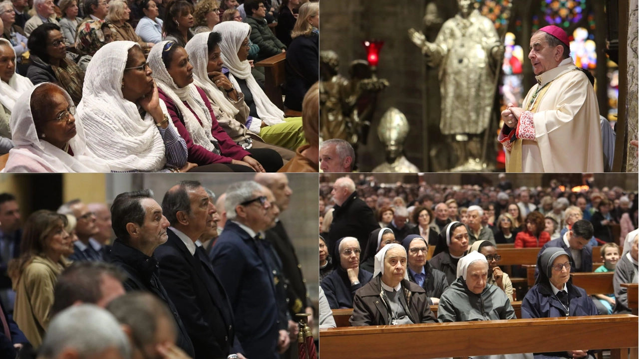 Grande partecipazione di fedeli e religiosi alla Messa di suffragio officiata da monsignor Delpini. In basso a sinistra il presidente della Regione Lombardia Attilio Fontana e il sindaco di Milano Beppe Sala