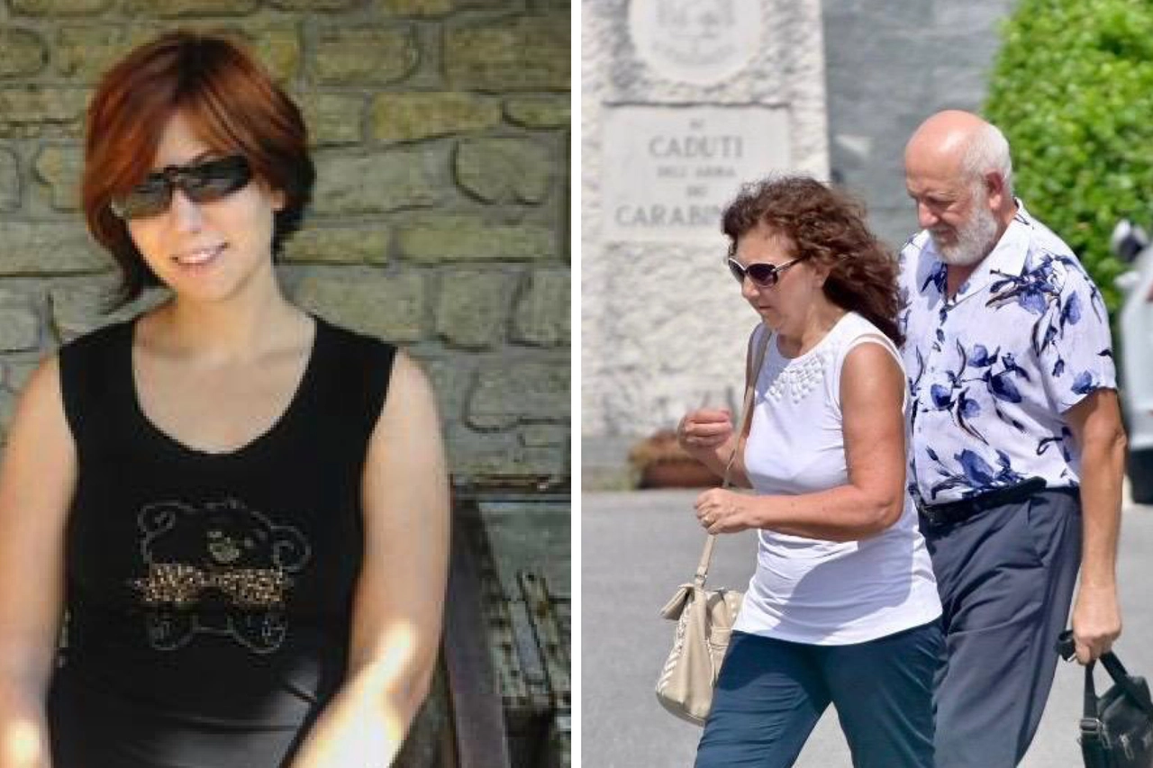 Sharon Verzeni e i suoi genitori all'arrivo in caserma (a destra Bruno Verzeni, a sinistra Maria Teresa Previtali)