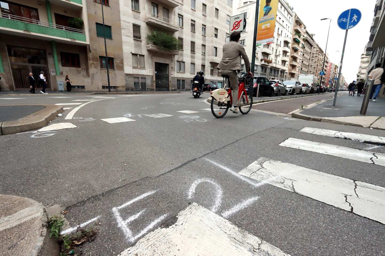 La pista ciclabile di viale Tunisia su cui si trovava Luigi Olivari (Salmoirago)