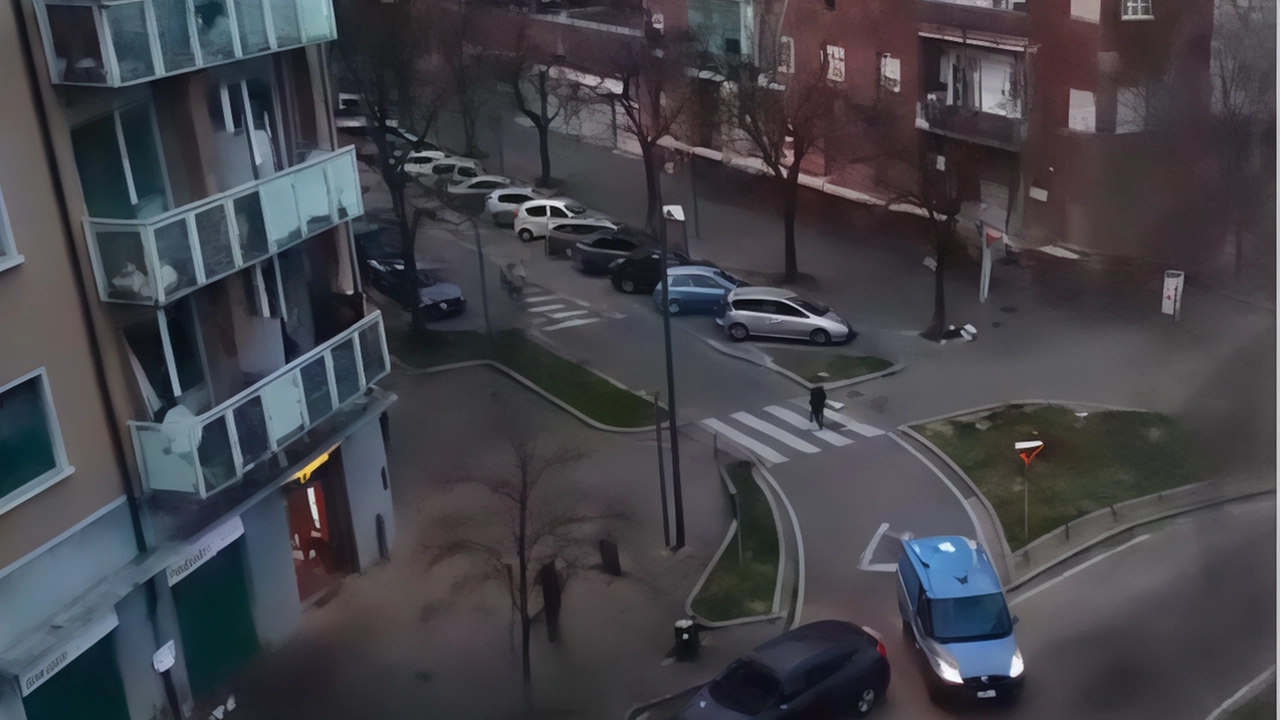 Polizia al lavoro nel quartiere San Siro: le indagini sono state condotte dai poliziotti del commissariato Bonola Polizia al lavoro nel quartiere San Siro: le indagini sono state condotte dai poliziotti del commissariato Bonola