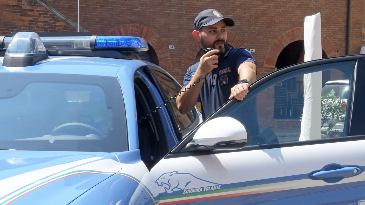 Polizia di Stato in azione (foto di archivio)