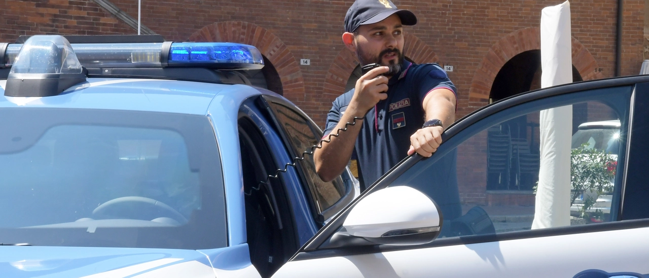 Pavia, tentano di sradicare una grondaia in rame e poi di forzare un parcometro: arrestati
