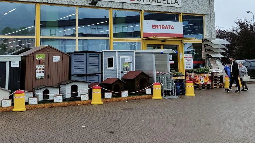 STRADELLA (Pavia) Un colpo da professionisti, messo a segno in meno di cinque minuti, mentre suonava la sirena dell’antifurto. I ladri,...