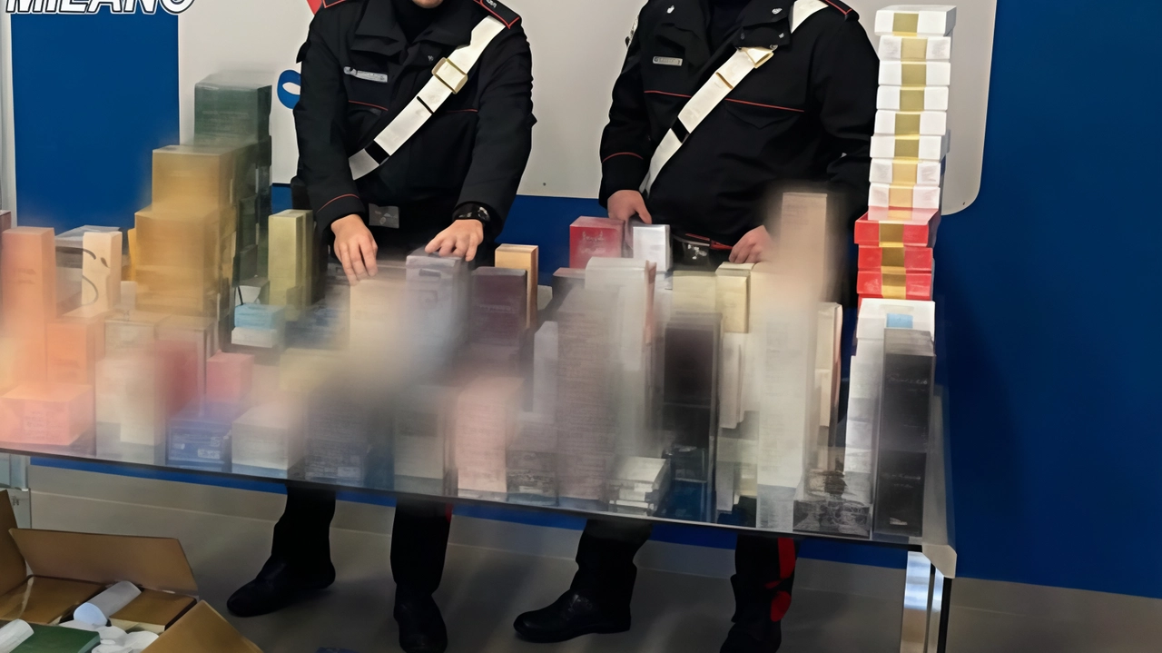 Carabinieri denunciano due uomini nordafricani per detenzione di profumi contraffatti. Sequestrati 900 flaconi falsi di lusso in garage a Cefalonia.