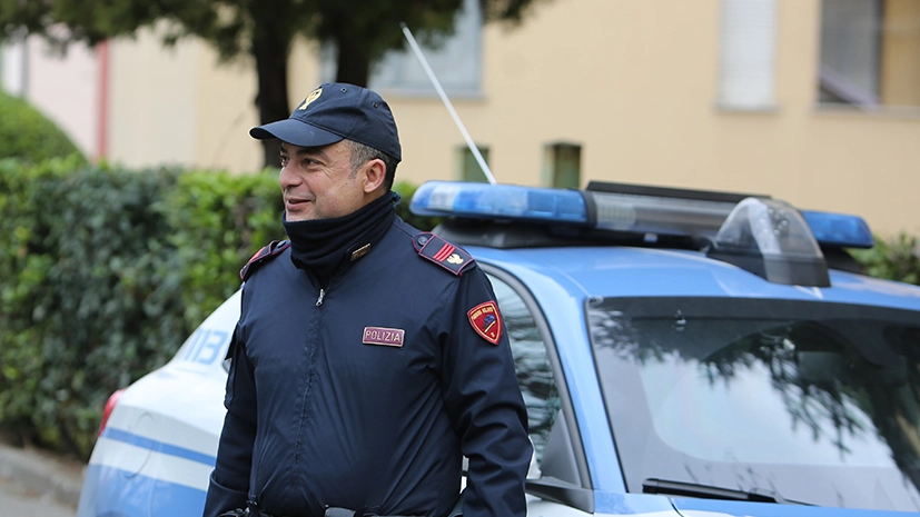 Uno dei due ubriachi ha tentato di aizzare il suo pitbull contro gli agenti Uno dei due ubriachi ha tentato di aizzare il suo pitbull contro gli agenti