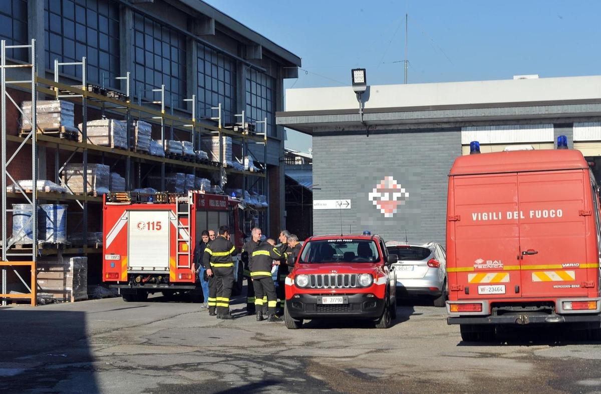 Infortunio alla Trinseo di Rho: operaio di 25 anni colpito al petto da un tubo, è in condizioni critiche