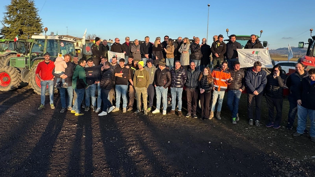 Casatisma, dai presidi all’incontro con i consiglieri della commissione, prime garanzie. Le richieste diventeranno documento condiviso dalle forze politiche con richiesta d’aiuto al Governo. Casatisma, dai presidi all’incontro con i consiglieri della commissione, prime garanzie. Le richieste diventeranno documento condiviso dalle forze politiche con richiesta d’aiuto al Governo.