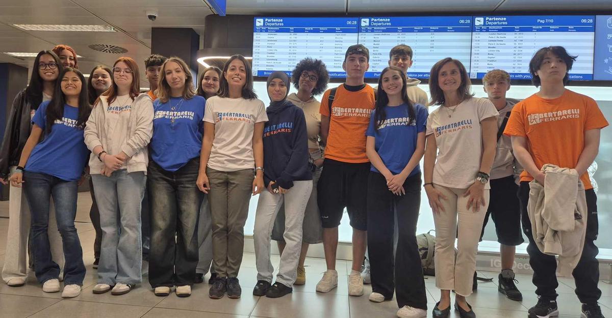 Viaggio prima della campanella. Alunni a Berlino, Malaga e Pechino. E il personale studia oltre confine Viaggio prima della campanella. Alunni a Berlino, Malaga e Pechino. E il personale studia oltre confine