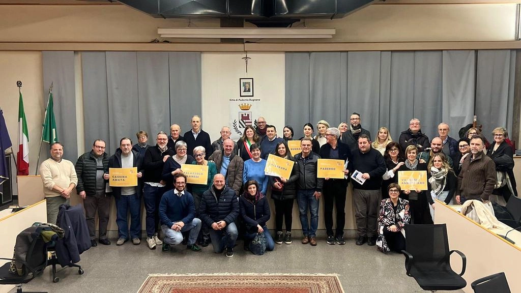 Quaranta persone per sei gruppi di lavoro. Un nuovo passo per la partecipazione attiva a Paderno Dugnano: l’altro giorno, nell’aula... Quaranta persone per sei gruppi di lavoro. Un nuovo passo per la partecipazione attiva a Paderno Dugnano: l’altro giorno, nell’aula...