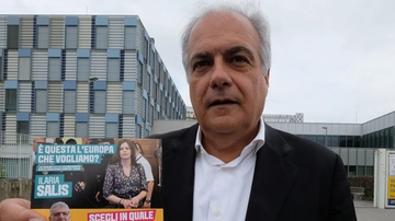 Ilaria Salis, il padre: “Mia figlia fuori dalla cella, ma il Governo non c’entra"