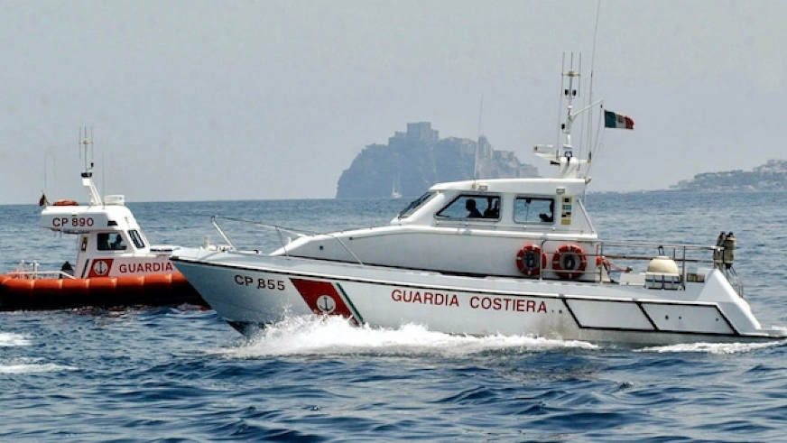 Due motovedette della Guardia costiera Due motovedette della Guardia costiera