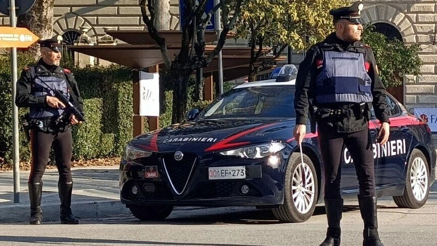 L'uomo ha cercato di fuggire dopo l'alt dei carabinieri (Immagine repertorio) L'uomo ha cercato di fuggire dopo l'alt dei carabinieri (Immagine repertorio)