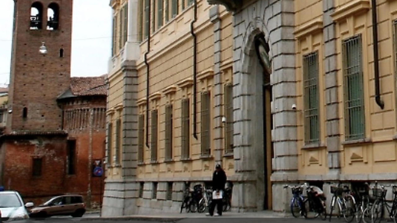 È stato condannato a un anno e sei mesi per una truffa attuata con “defibrillatori fantasma“, attuata dal settantunenne...