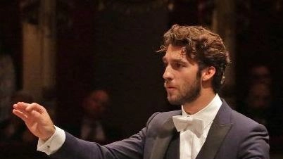 Gran ritorno di Lorenzo Viotti sul podio della Filarmonica della Scala: il direttore svizzero sostituirà il maestro Riccardo... Gran ritorno di Lorenzo Viotti sul podio della Filarmonica della Scala: il direttore svizzero sostituirà il maestro Riccardo...