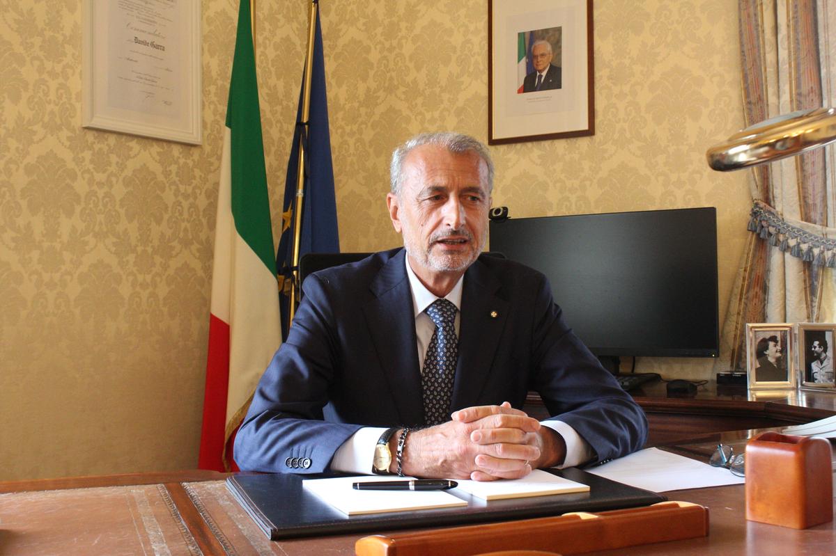 il ferragosto del prefetto di lodi davide garra nelle centrali di carabinieri finanza polizia e polfer