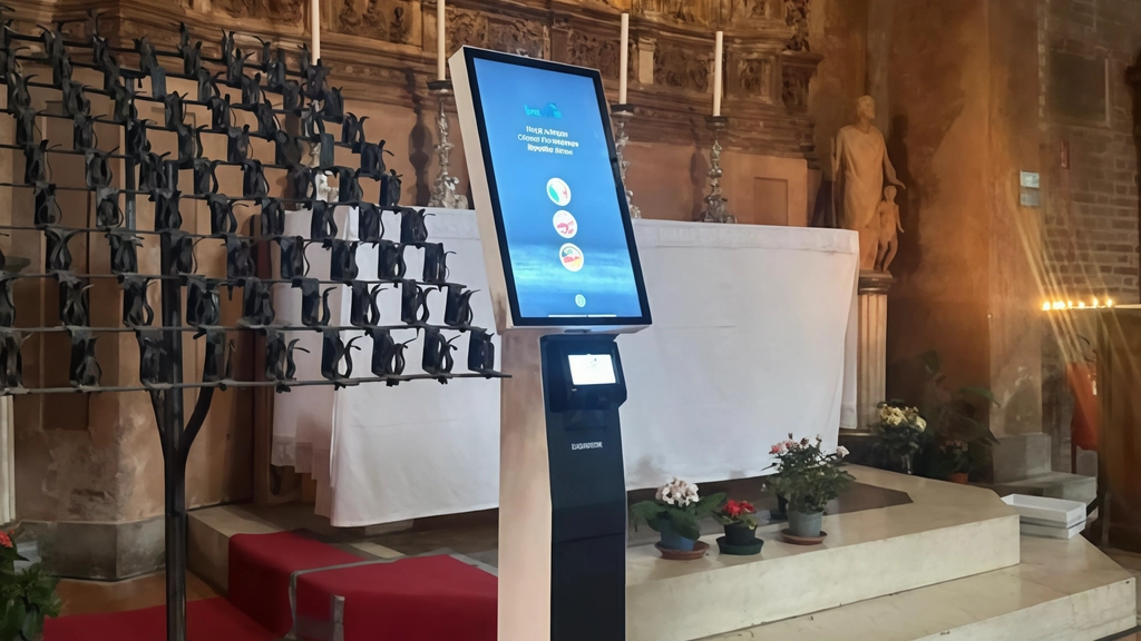 Entro l’anno i fedeli potranno dare la propria offerta grazie ai “pos“ speciali in 30 edifici "L’obiettivo è facilitare le donazioni e sostenere le diocesi nelle loro attività sul territorio".