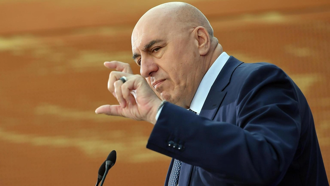 Crosetto, a Milano toghe vogliono sostituire legislatore