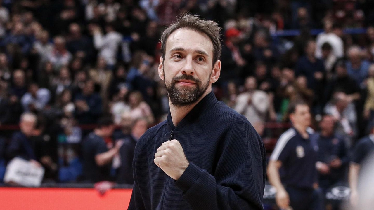 La Pallacanestro Brescia si prepara alla nuova stagione con il debutto di Peppe Poeta in panchina. Dopo le visite mediche, la squadra si ritira a Ponte di Legno per il ritiro estivo e affronterà amichevoli contro Urania Milano e Real Sebastiani Rieti. La Pallacanestro Brescia si prepara alla nuova stagione con il debutto di Peppe Poeta in panchina. Dopo le visite mediche, la squadra si ritira a Ponte di Legno per il ritiro estivo e affronterà amichevoli contro Urania Milano e Real Sebastiani Rieti.