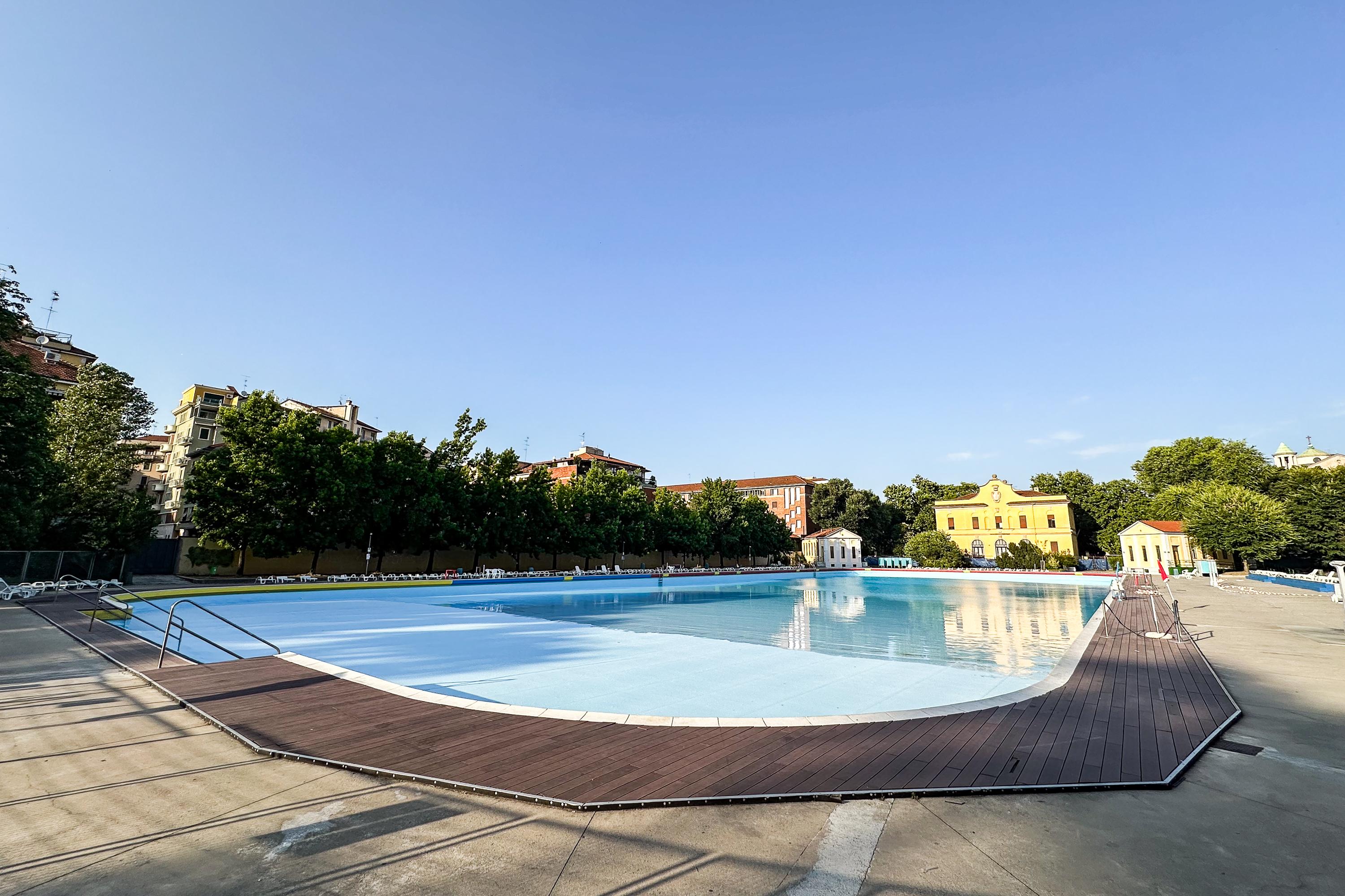 Raid vandalico alla piscina Romano, va chiusa e svuotata: impianto ko fino a venerdì Raid vandalico alla piscina Romano, va chiusa e svuotata: impianto ko fino a venerdì