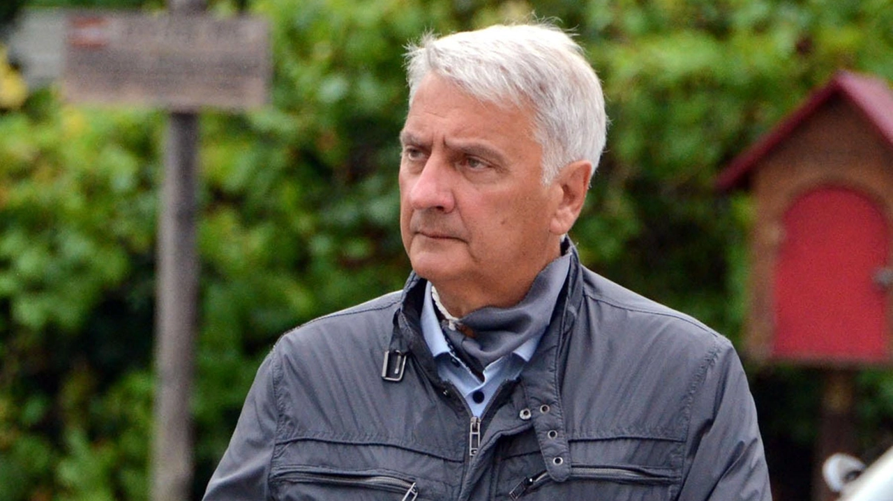 La denuncia dai banchi di minoranza del consigliere Corrado Valsecchi: «Una vicenda per la quale hanno riso anche i sassi nella nostra città» La denuncia dai banchi di minoranza del consigliere Corrado Valsecchi: «Una vicenda per la quale hanno riso anche i sassi nella nostra città»