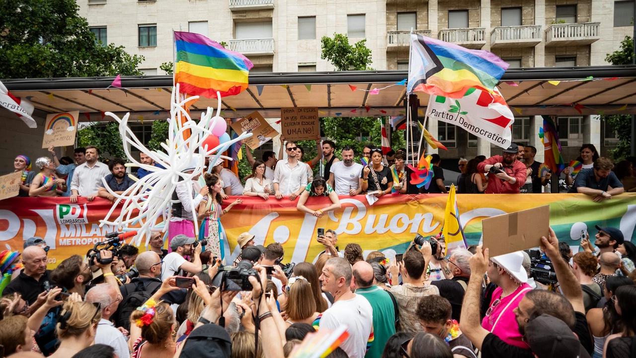 Il palco del Milano Pride 2024 (Ansa/Davide Canella)