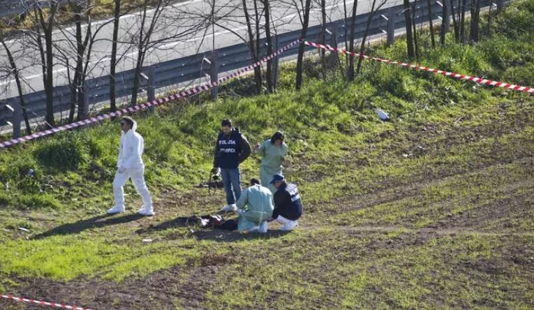 Pieve Fissiraga, ucciso nei campi con un colpo di fucile: l’ombra del regolamento di conti Pieve Fissiraga, ucciso nei campi con un colpo di fucile: l’ombra del regolamento di conti