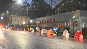 I lavori per la grande pista ciclabile davanti alla Soevis Arena che ha cancellato 70 parcheggi I lavori per la grande pista ciclabile davanti alla Soevis Arena che ha cancellato 70 parcheggi