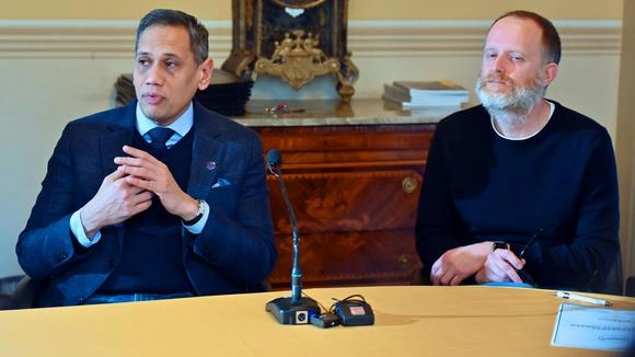Il presidente del Como 1907 Mirwan Suwarso e il sindaco Alessandro Rapinese alla presentazione del progetto del nuovo stadio