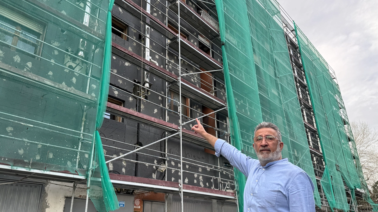 Cantiere senza fine nel degrado: una situazione esplosiva per 65 famiglie