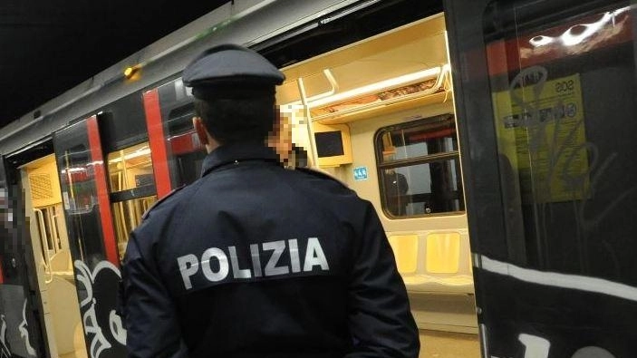 Polizia in azione (foto di archivio) Polizia in azione (foto di archivio)