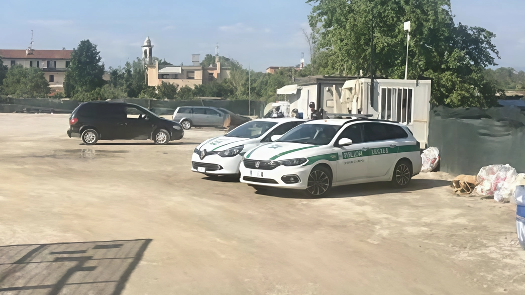 Responsabili di inquinamento ambientale per il "deterioramento del sottosuolo attraverso la realizzazione di un progetto di riconversione industriale dell’area verde"....