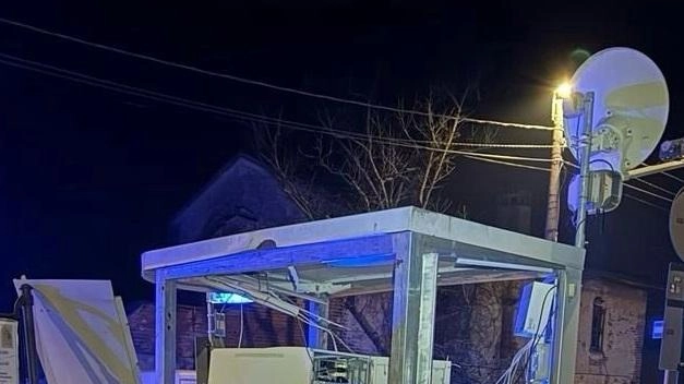 Nel mirino il Postamat di Merlino, nel Lodigiano, allestito in una “casetta“ saltata in aria Nel mirino il Postamat di Merlino, nel Lodigiano, allestito in una “casetta“ saltata in aria