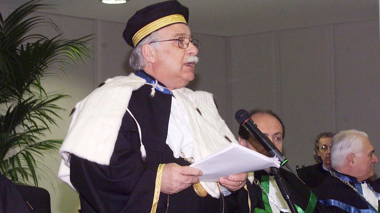 Augusto Preti quando era rettore dell’Università Statale di Brescia che ha guidato dall’anno successivo alla fondazione