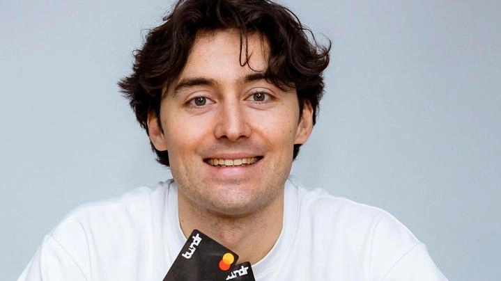 Giorgio Seveso ha. 27 anni Giorgio Seveso ha. 27 anni