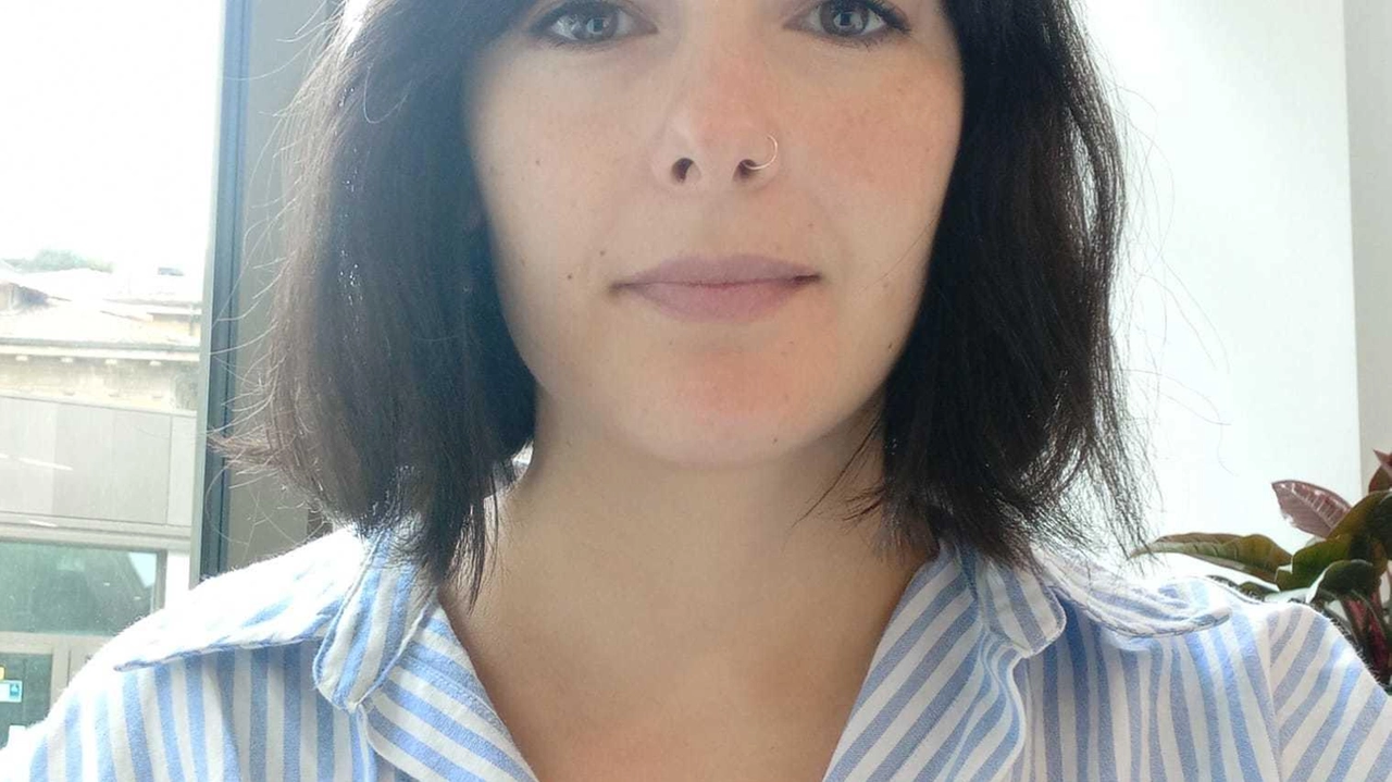 Cecilia Robellini, laureata in Giurisprudenza con un Master in Management della sostenibilità, è specialista ESG in un gruppo internazionale, promuovendo politiche sostenibili e bilanci di sostenibilità. La sua formazione multidisciplinare e le esperienze lavorative la rendono un esempio di come competenza e esperienza si integrino nel mondo del lavoro attuale. Cecilia Robellini, laureata in Giurisprudenza con un Master in Management della sostenibilità, è specialista ESG in un gruppo internazionale, promuovendo politiche sostenibili e bilanci di sostenibilità. La sua formazione multidisciplinare e le esperienze lavorative la rendono un esempio di come competenza e esperienza si integrino nel mondo del lavoro attuale.