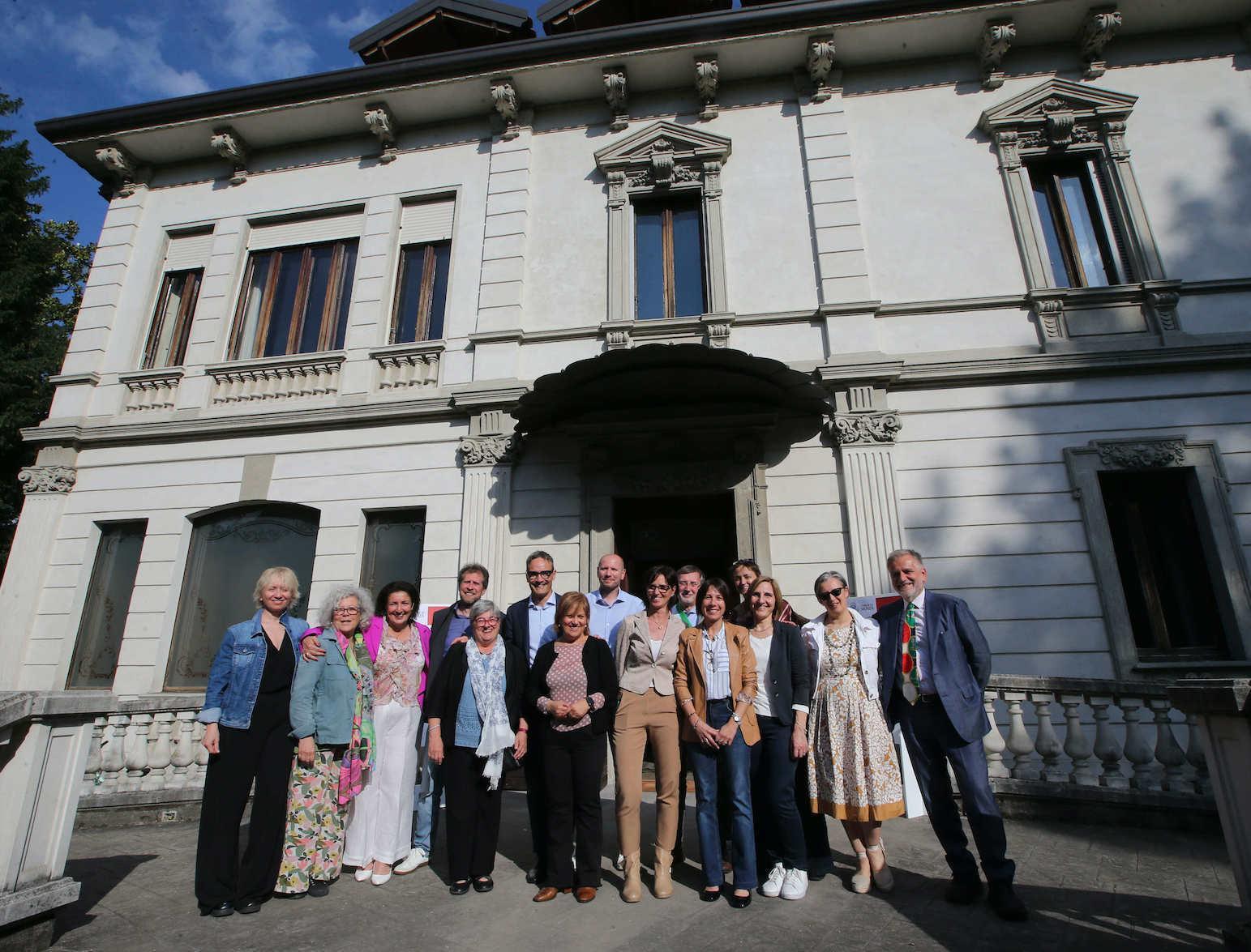 Monza scommette sul welfare. Villa Fossati Lamperti rinasce: ora è la casa dei Servizi sociali Monza scommette sul welfare. Villa Fossati Lamperti rinasce: ora è la casa dei Servizi sociali