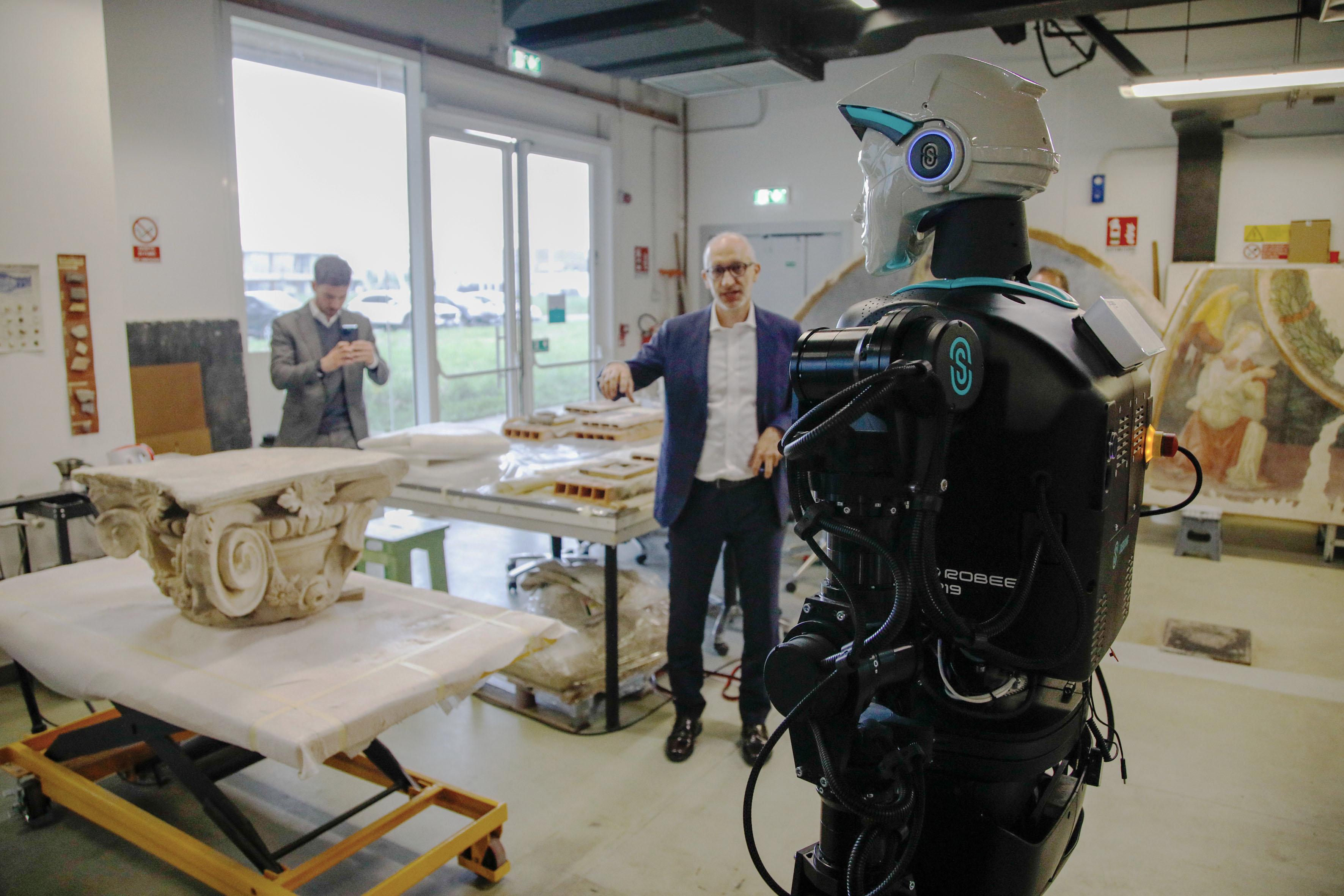 robee dagli ospedali all archeologia il robot umanoide interrogato dagli studenti di restauro da Ilgiorno.it robee dagli ospedali all archeologia il robot umanoide interrogato dagli studenti di restauro