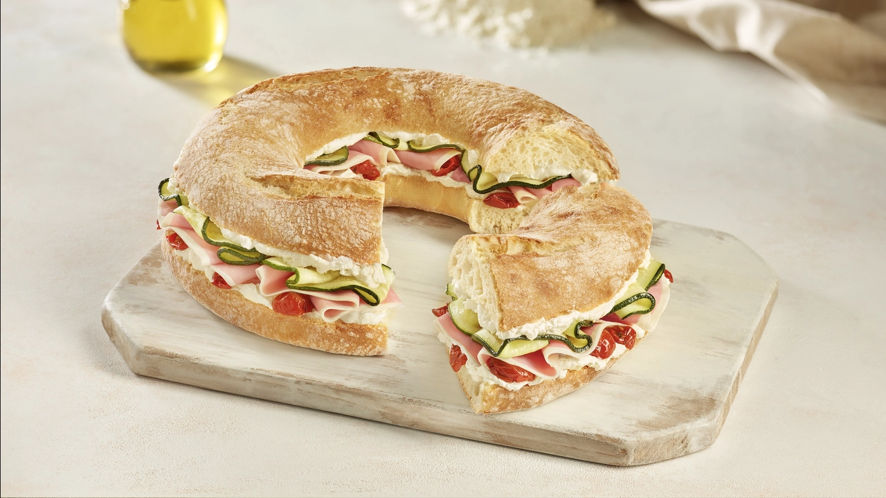 GourmAut, il panino creato dalla collaborazione tra Autogrill e PizzAut GourmAut, il panino creato dalla collaborazione tra Autogrill e PizzAut