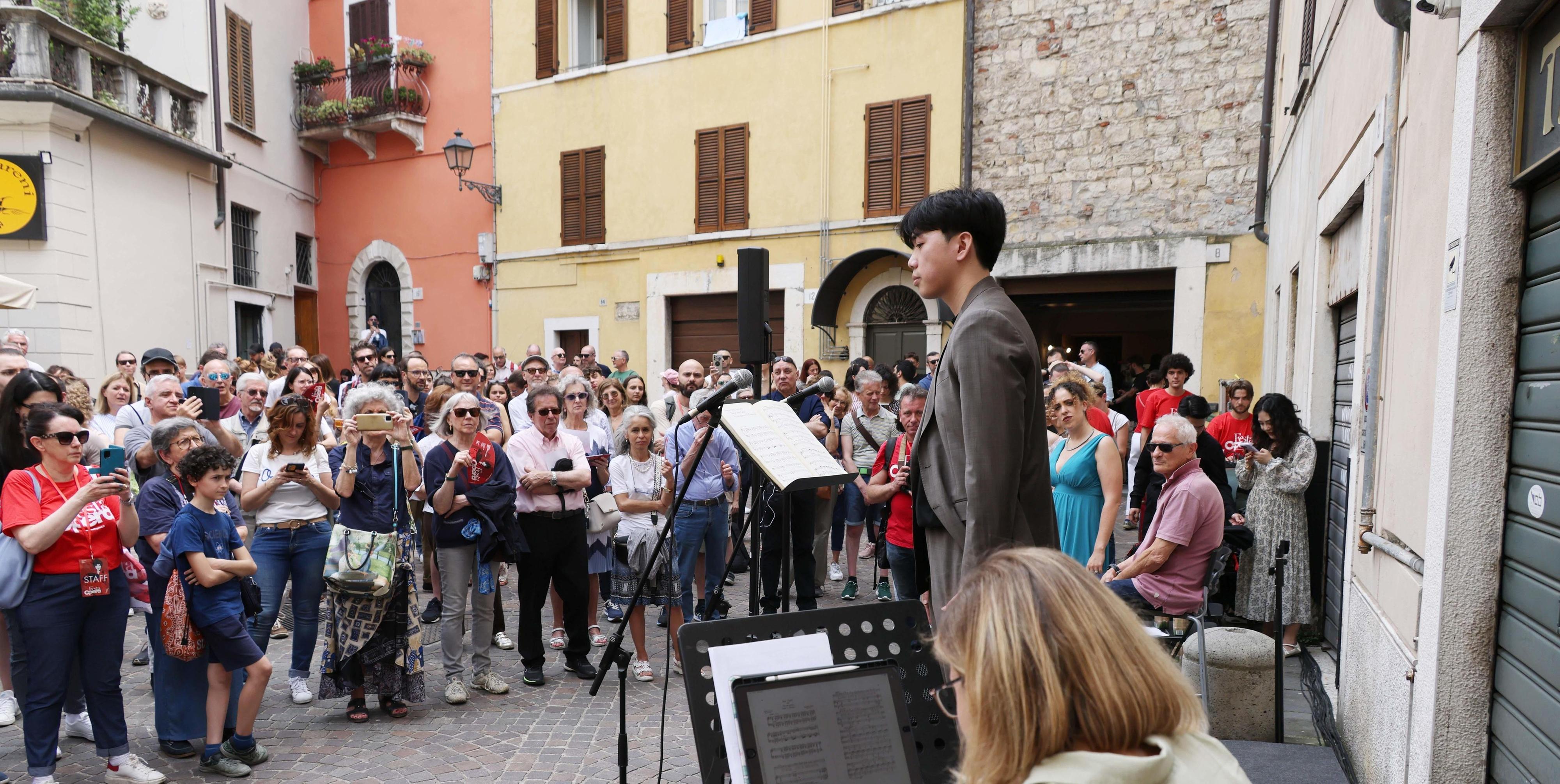 brescia il palcoscenico è la festa dell opera