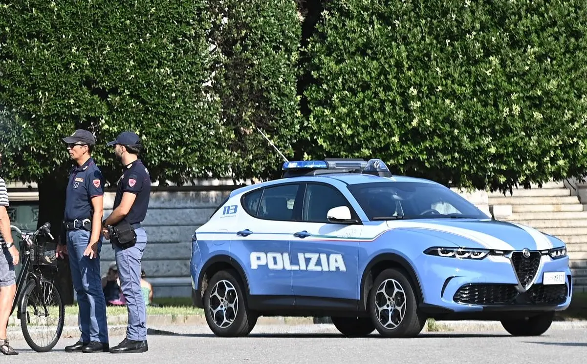 Como, lancia petardi all'interno di una abitazione: denunciato ventenne