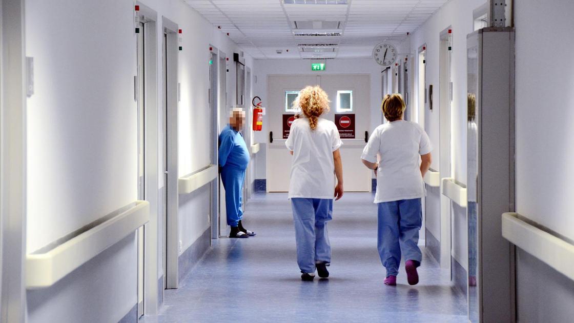 Botte alla fidanzata incinta. Lei: "Non vivo senza di lui" Botte alla fidanzata incinta. Lei: "Non vivo senza di lui"