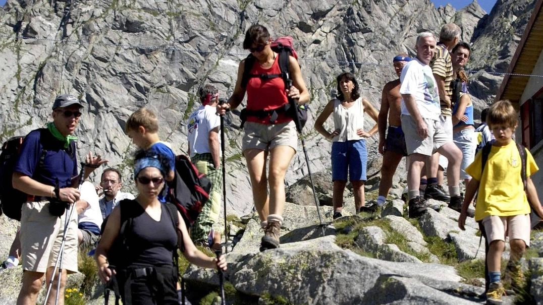 Sui sentieri immersi nella natura I turisti in Valtellina cercano un mix di relax e nuove mode