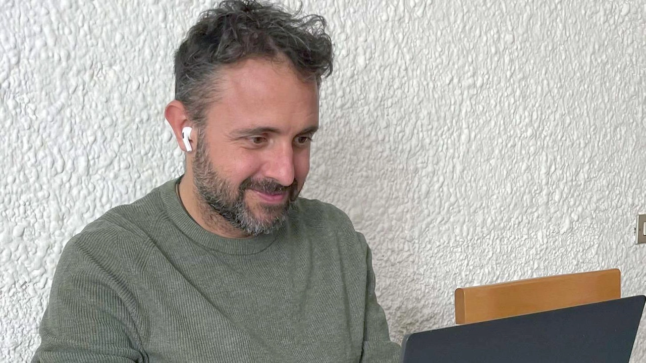 Filippo Pinò, 44 anni di Corsico, avrà a disposizione l’Intelligenza artificiale per otto giorni chiuso in casa «Mi aiuterà a sviluppare progetti» Filippo Pinò, 44 anni di Corsico, avrà a disposizione l’Intelligenza artificiale per otto giorni chiuso in casa «Mi aiuterà a sviluppare progetti»