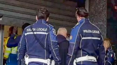 Borseggiatori in azione. Presi dai ghisa