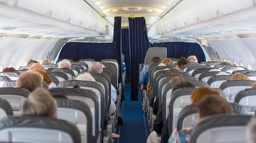 Voli per Milano dirottati o in ritardo: “Prigionieri sull’aereo per un guasto informatico”
